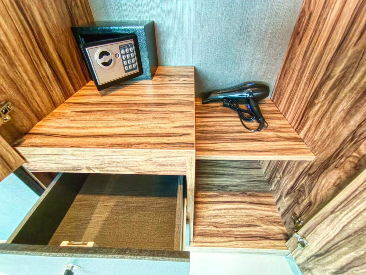 Sailor Hotel Паттая Екстер'єр фото